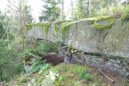 Sandstein-Felsen der Felsgruppe Heidenstein bei Oberharmersbach. Sandstein-Felsen der Felsgruppe Heidenstein bei Oberharmersbach.