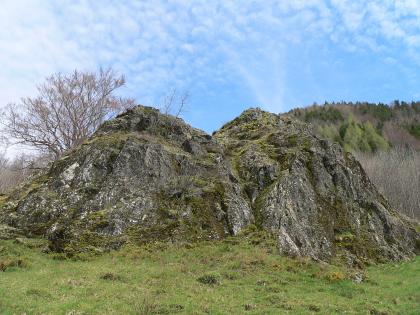 Rundhöcker aus karbonzeitlichen Vulkaniten an der Einmündung des Prägbachtals in den Präger Kessel