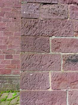 Mauerwerk aus geröllführendem Sandstein. Mauerwerk aus geröllführendem Sandstein.