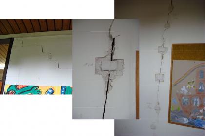 Setzungsrisse an einem Gebäude Drei Beispiele von Rissen im Mauerwerk eines Gebäudes. Die Risse verlaufen stufenförmig (linkes Bild) sowie senkrecht (mittig und rechtes Bild).