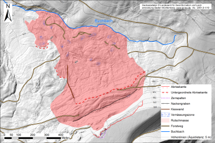 Digitales Geländemodell (DGM) des Bergrutsches Das Bild zeigt eine grau gehaltene Oberfläche des Hanggeländes mit einer roten Fläche, die den Bergrutsch hervorhebt.