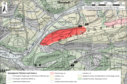 Übersichtskarte der Rutschung am Wildenberger Hang mit Geologie Farbig ausgelegte Übersichtskarte mit dem Verlauf des Wildenbergs entlang der Autobahn 81. Rot hervorgehoben ist eine Rutschungsfläche.