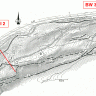 Schwarzweißer Kartenausschnitt entlang der Autobahn 81 mit modellierten Höhenlinien und Abrisskanten einer Hangrutschung. Ebenfalls eingetragen sind Messprofile und eine beschädigte Überführung.