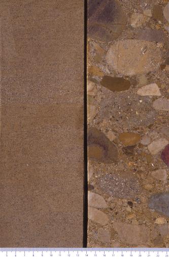 Nahaufnahme zweier Gesteinsoberflächen: links feinkörnig und rötlich grau, rechts mit zahlreichen groben Einschlüssen in unterschiedlichen Farben.